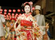 Lady Maiko thumb image